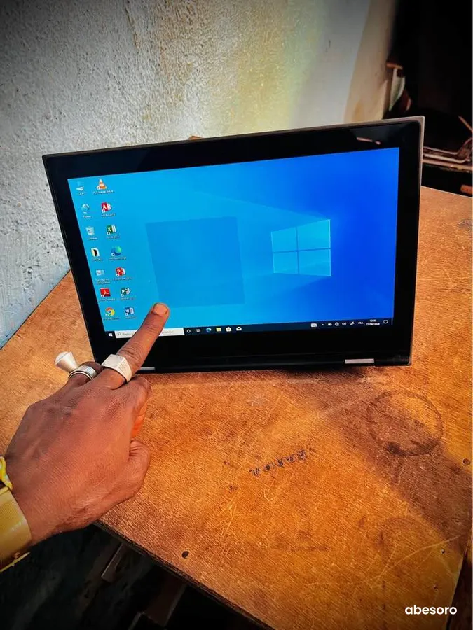 Lenovo yoga 300e 2nd génération (image 3)