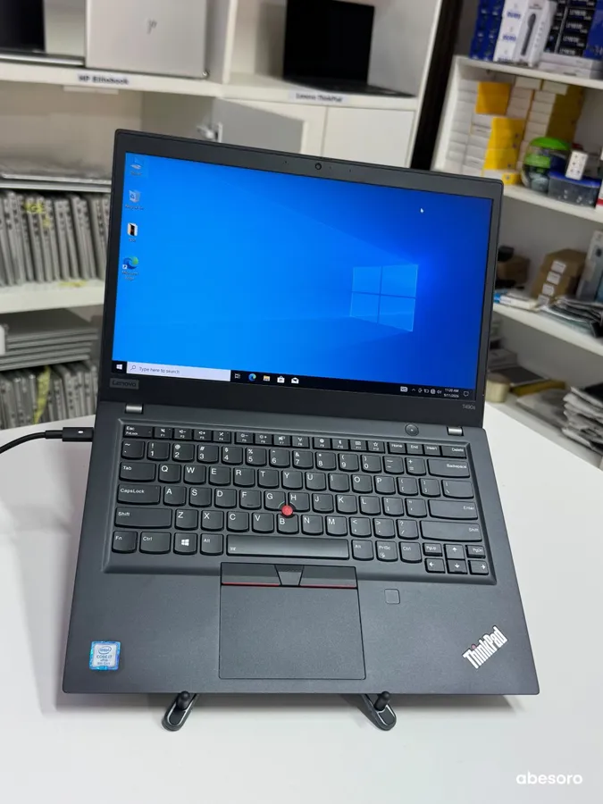 Lenovo ThinkPad T490s (image 2)