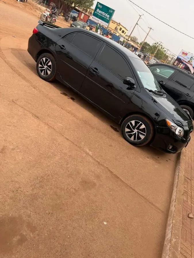 Toyota Corolla LE 2010 (image 8)