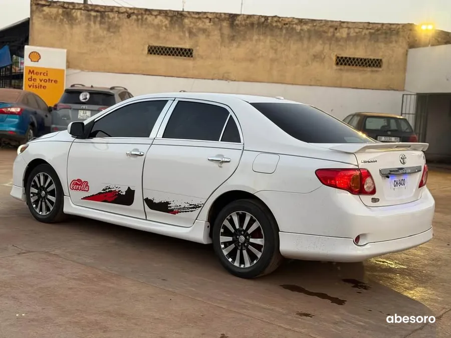 Toyota Corolla S (image 2)
