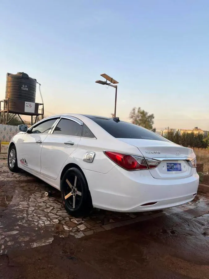 Hyundai Sonata 2013 (image 3)