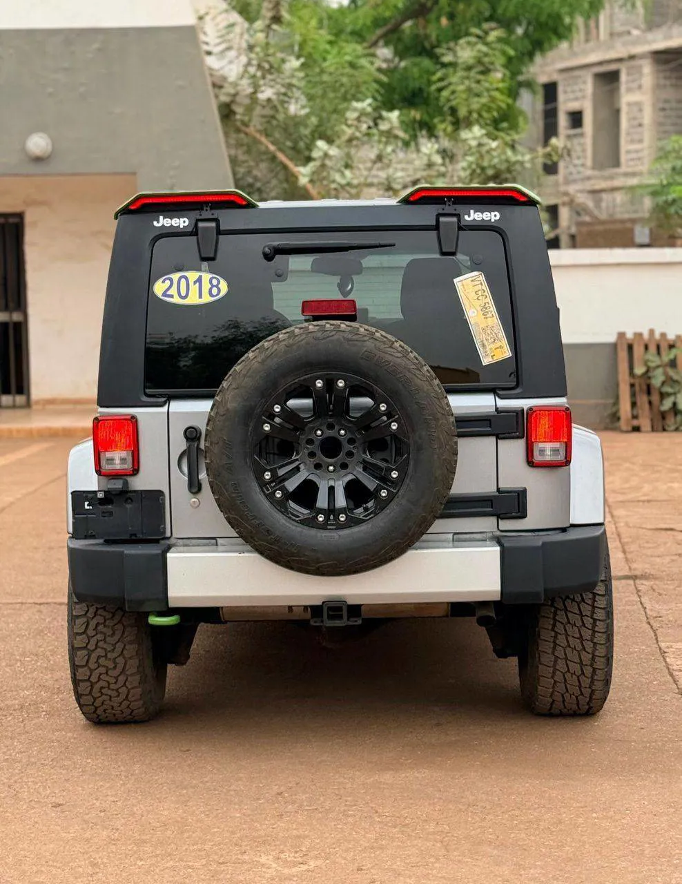 Jeep wrangler sahara 2018 (image 3)