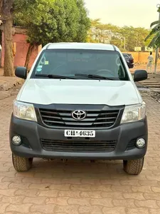TOYOTA HILUX ANNÉE 2012