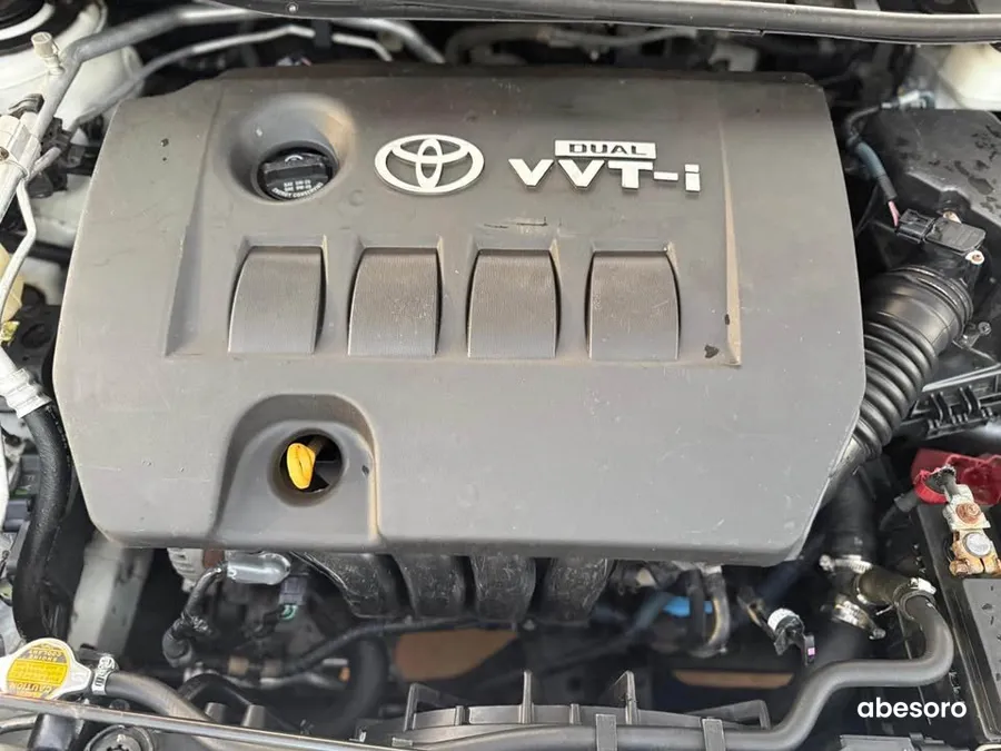 Toyota Corolla S (image 3)