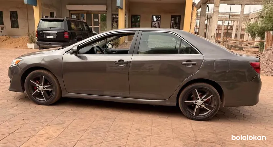 Toyota Camry 2014 (image 3)