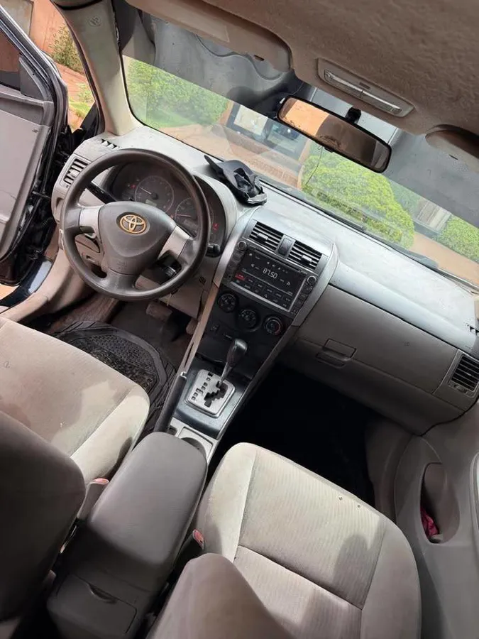 Toyota Corolla LE 2010 (image 6)