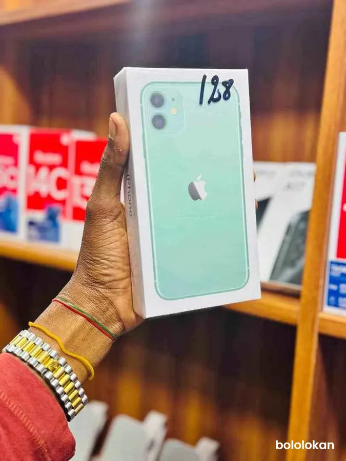 Iphone 11 Carton original scellé (Non actif) (image 1)