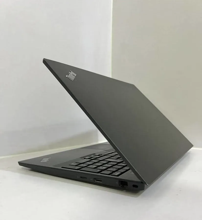 Lenovo ThinkPad E585 (image 2)