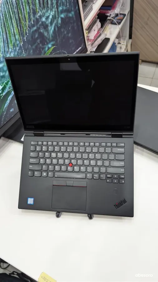 Lenovo ThinkPad X1 Yoga 3rd Gen (image 5)