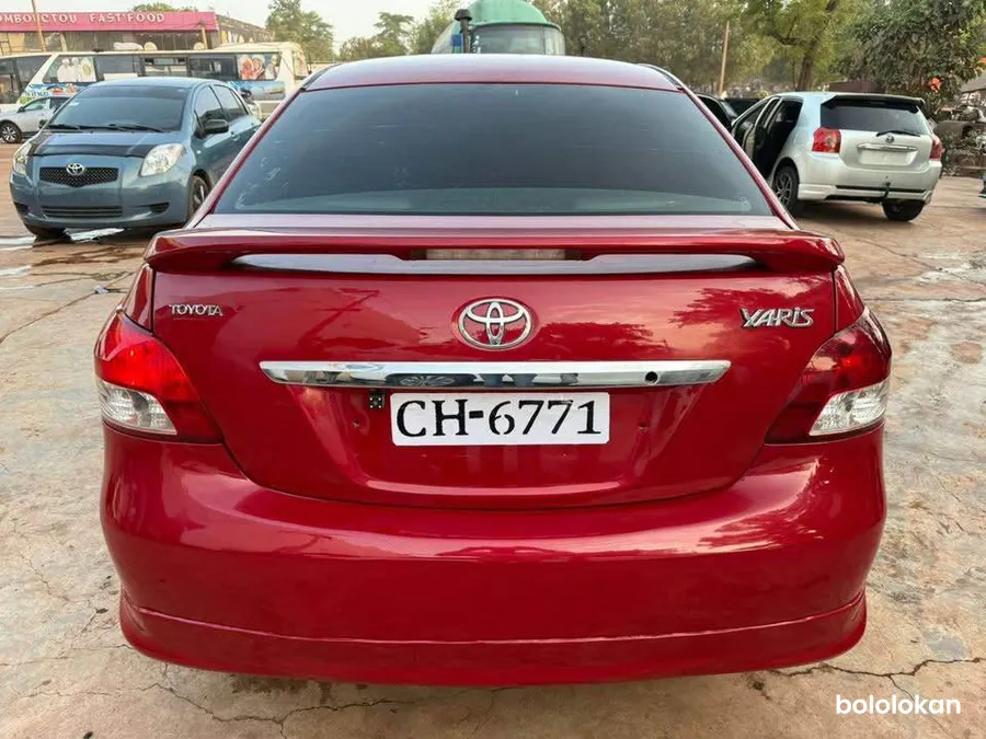 Toyota yaris berline 2007 (image 3)