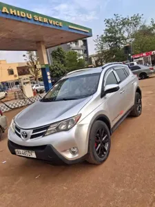 Toyota rav4 2014 très propre