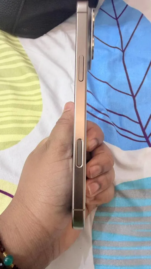 Iphone 16 PRO MAX 256 GO couleur TITANE SABLE (image 9)