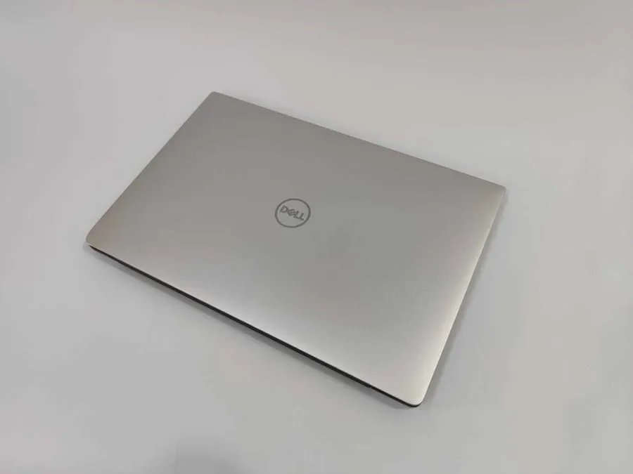 DELL XPS 13 9370 (image 3)