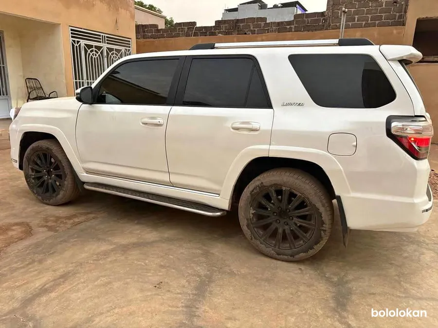 Toyota 4-Runner 2012 (image 1)