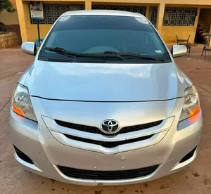 TOYOTA YARIS BERLINE 2009