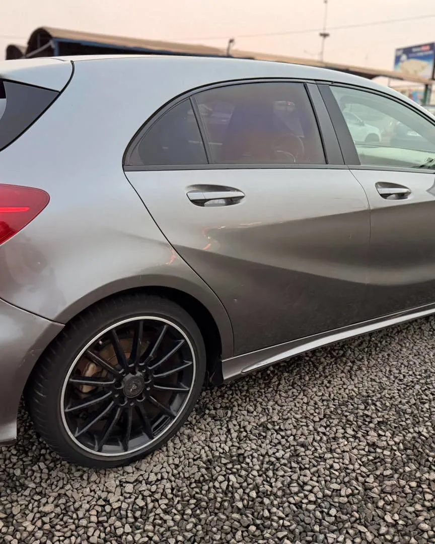 MERCEDES A 180 ANNEE 2016 (image 7)