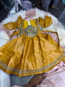 Robes pour enfant pour la fête