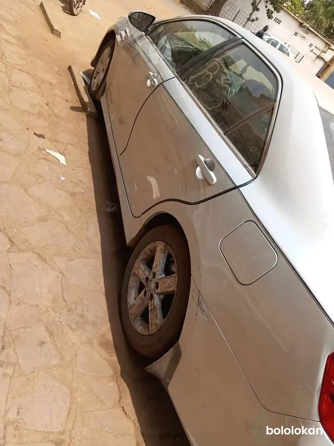 Toyota Camry 2014 (image 2)