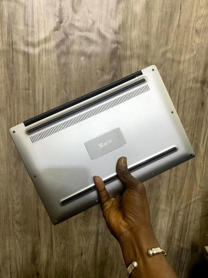 Dell XPS 13 9360 (image 3)