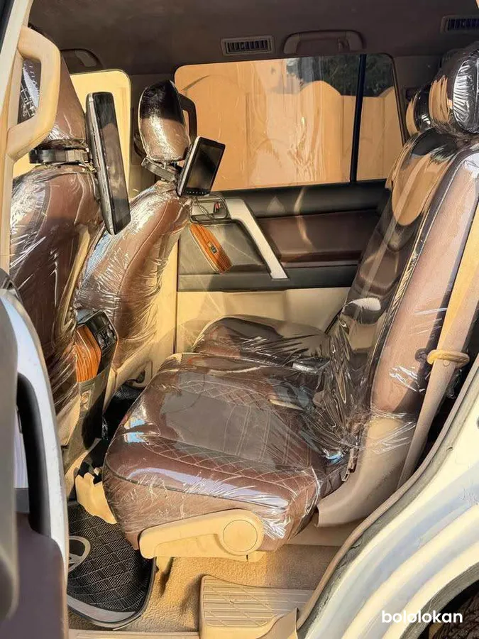 TOYOTA LAND CRUISER PRADO 2015 (image 6)