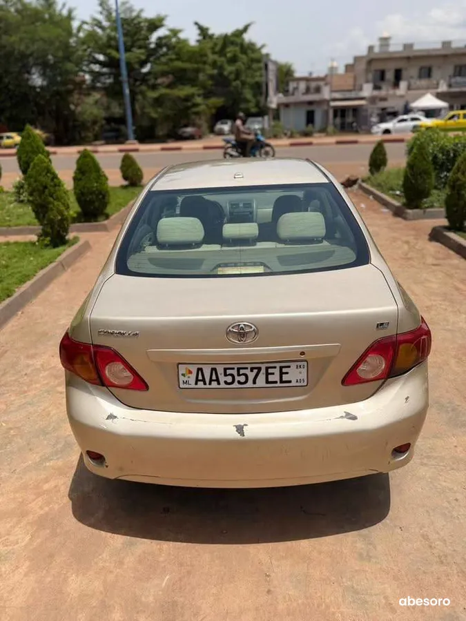 TOYOTA COROLA LE (image 6)