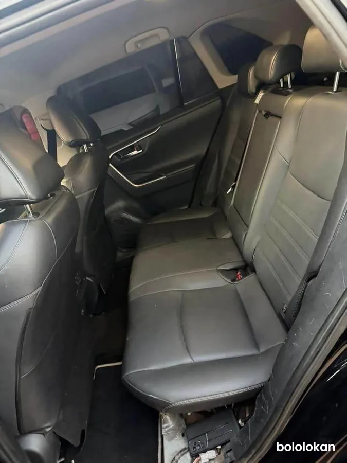 Toyota RAV4 année 2022 (image 6)