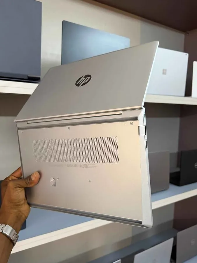 Hp probook 440 G8 (image 3)
