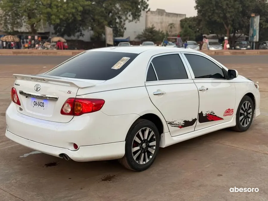 Toyota Corolla S (image 7)