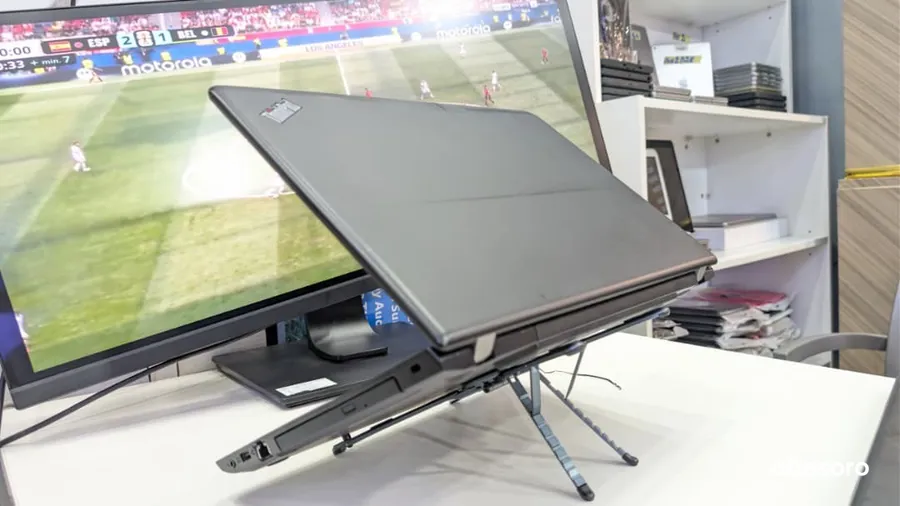 Lenovo ThinkPad E570 (image 3)