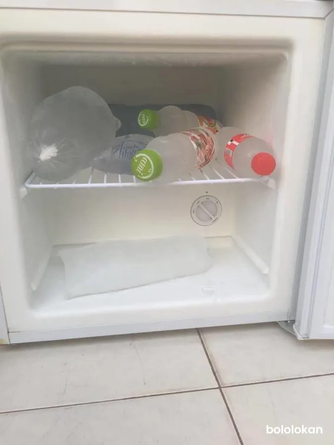 Petit congélateur casse venu d'Allemagne (image 4)