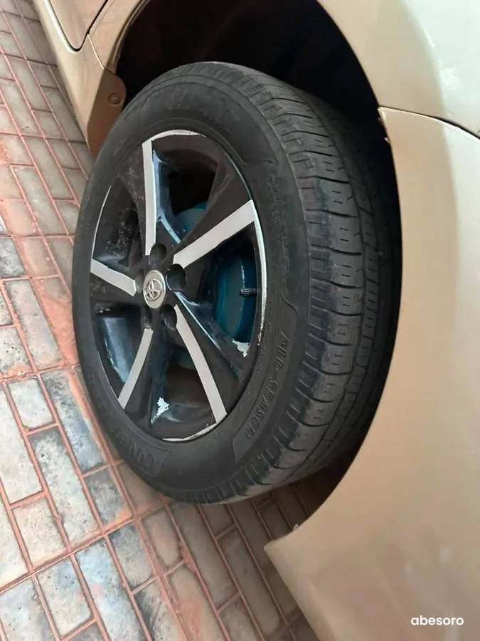 Toyota Corolla LE 2012 (image 5)