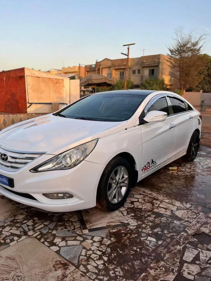 Hyundai Sonata 2013 (image 4)