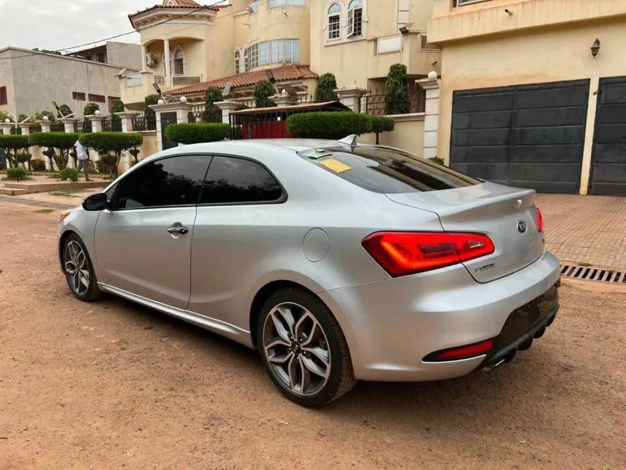 Kia Forte Année 2016 (image 4)