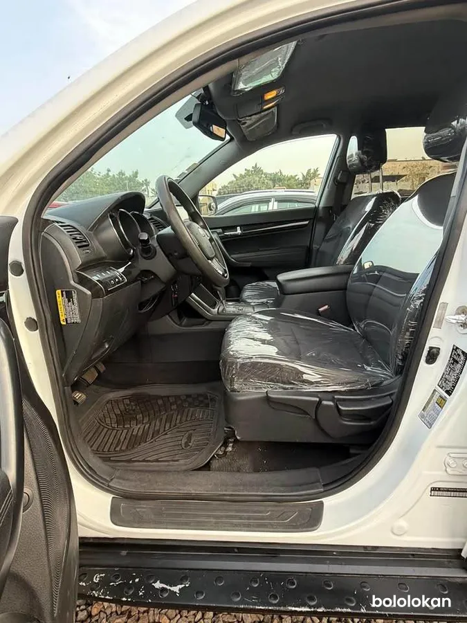 Kia Sorento 2012 (image 7)