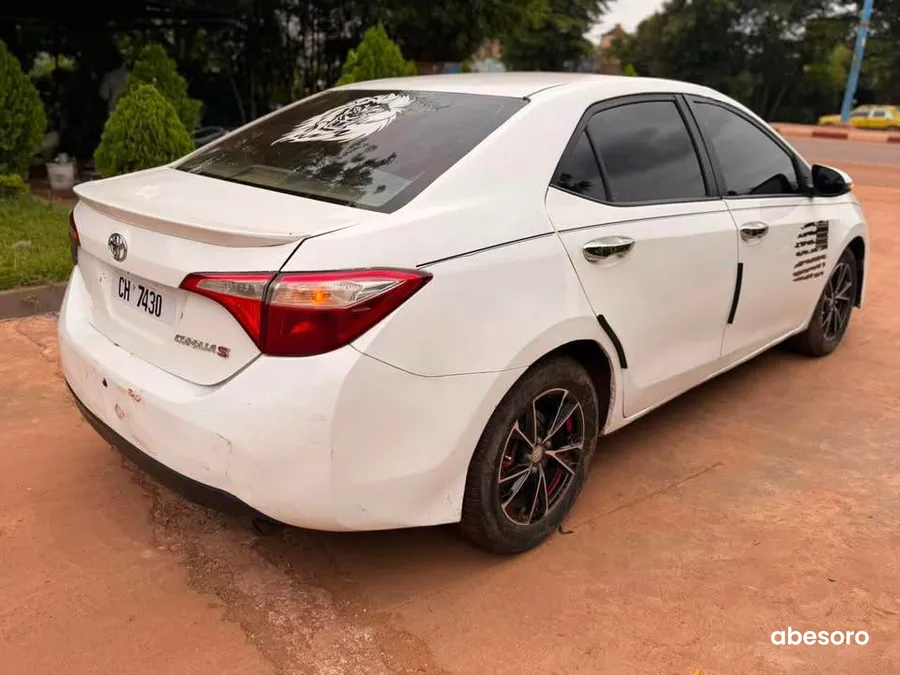 Toyota Corolla 2014 (image 8)