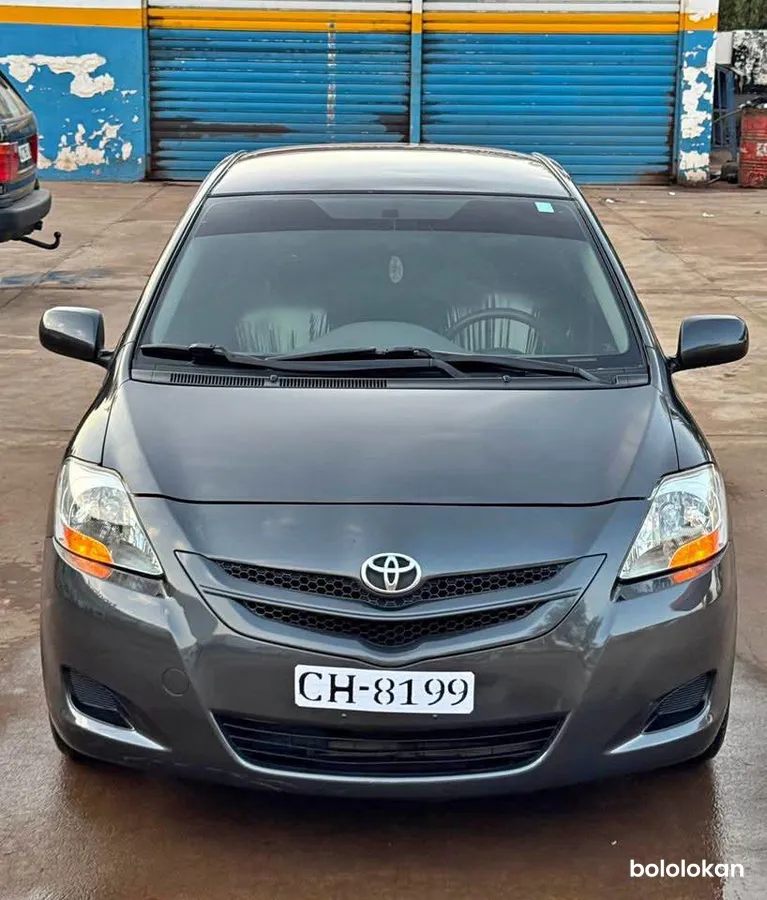 Toyota Yaris berline 2008 (image 1)