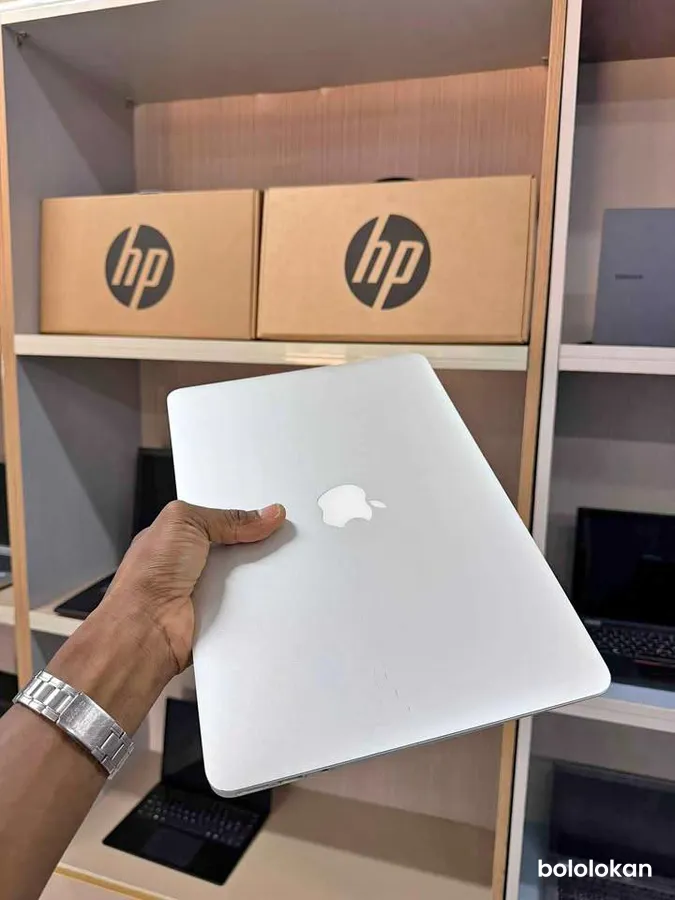 Macbook air 13 2017 (image 1)