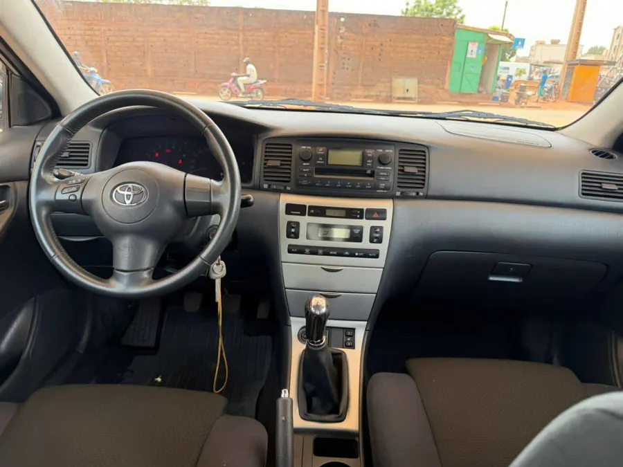 Toyota Corolla Alpha 2007 (image 6)