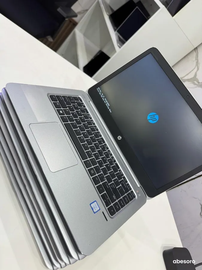 HP ELITEBOOK FOLIO 1040 G3 (image 2)
