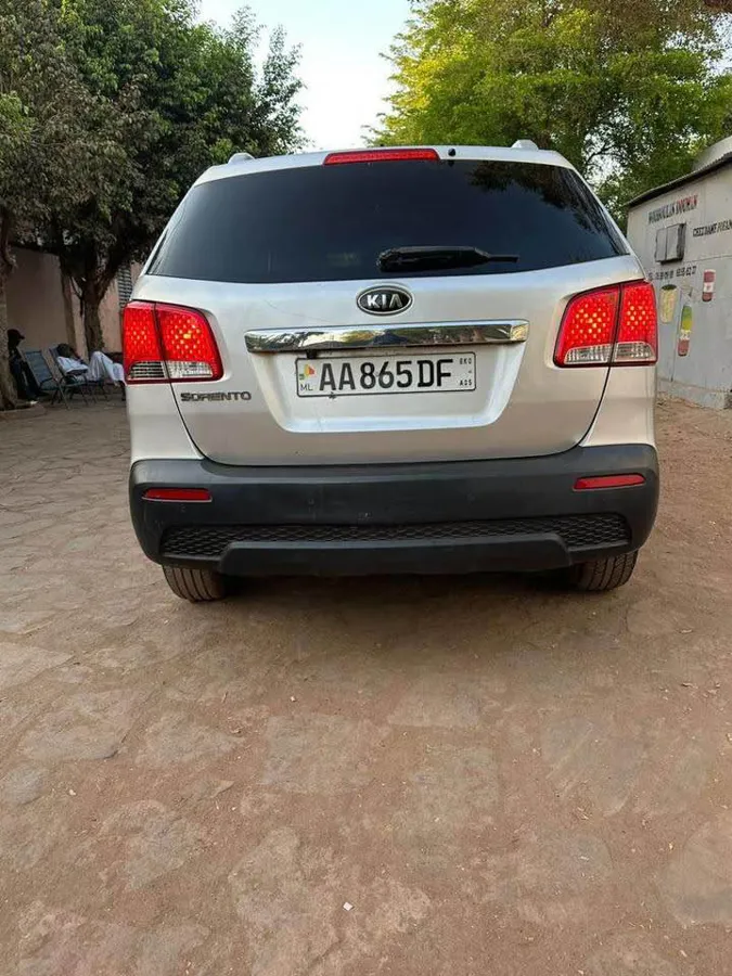 Kia Sorento Année 2011 (image 2)
