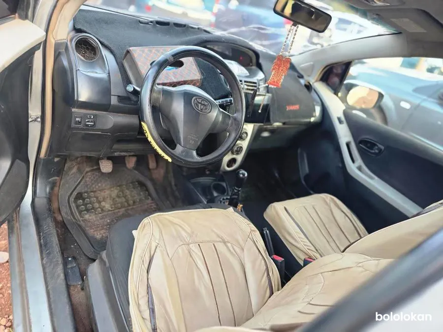 Toyota Yaris très propre à vendre (image 5)