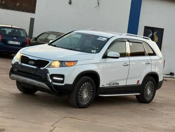 Kia Sorento 2012 (image 2)