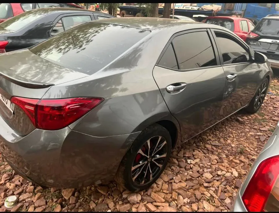 Toyota corolla année 2018 (image 2)