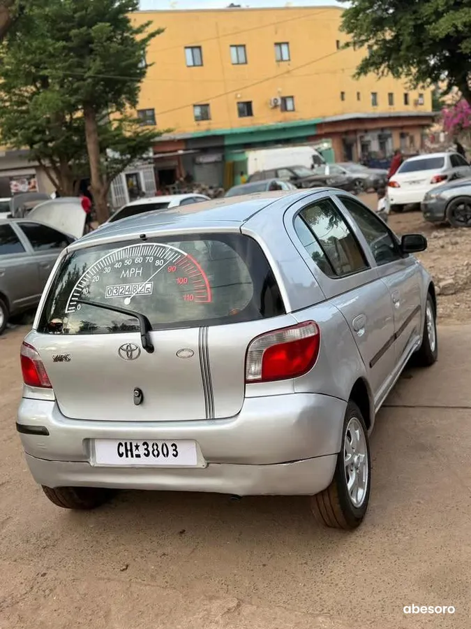 Toyota yaris 2005 (image 5)