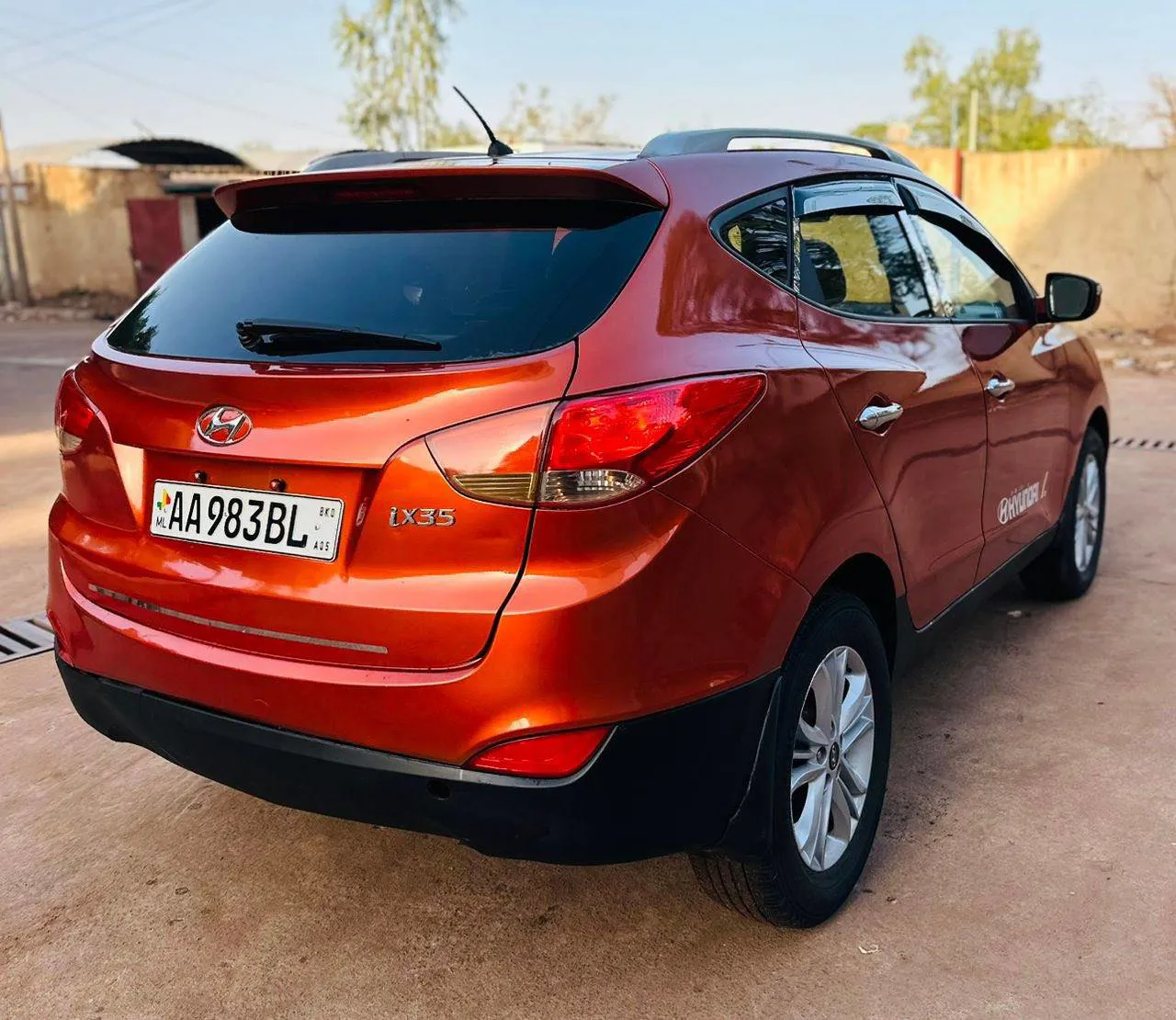 HYUNDAI TUCSON IX35 2011 (image 4)