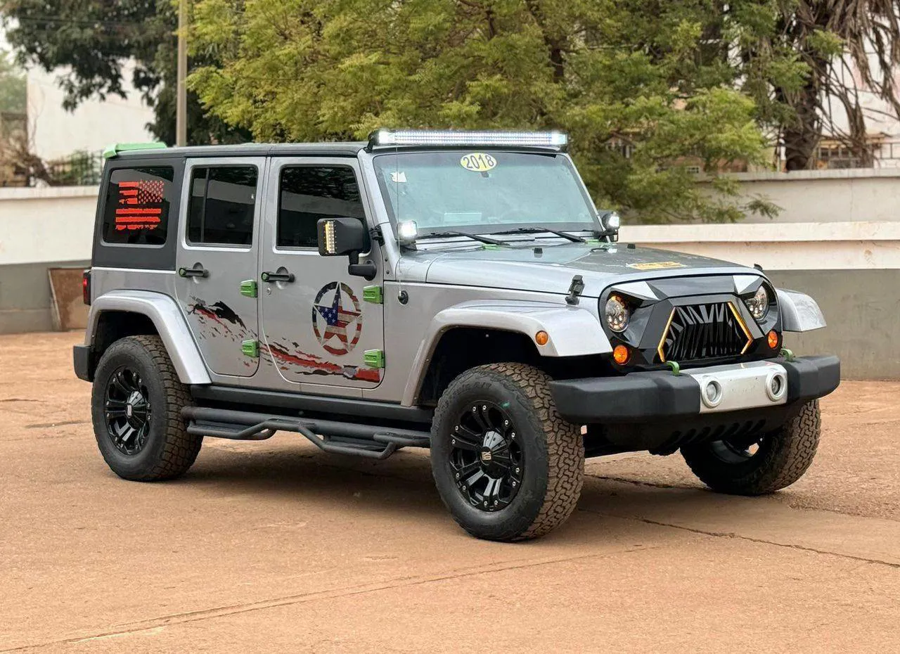 Jeep wrangler sahara 2018 (image 4)