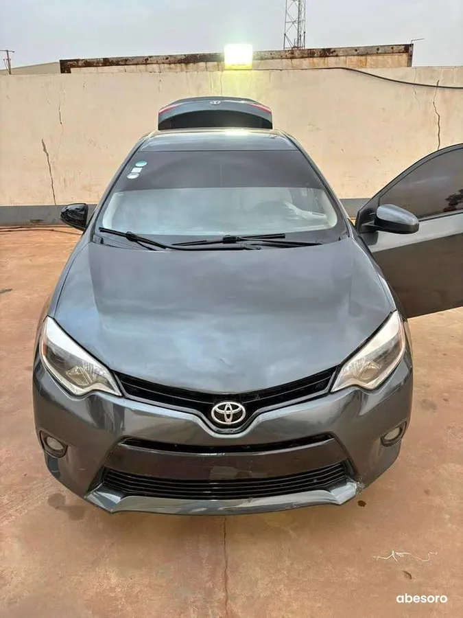 Toyota corolla S 2015 (image 1)