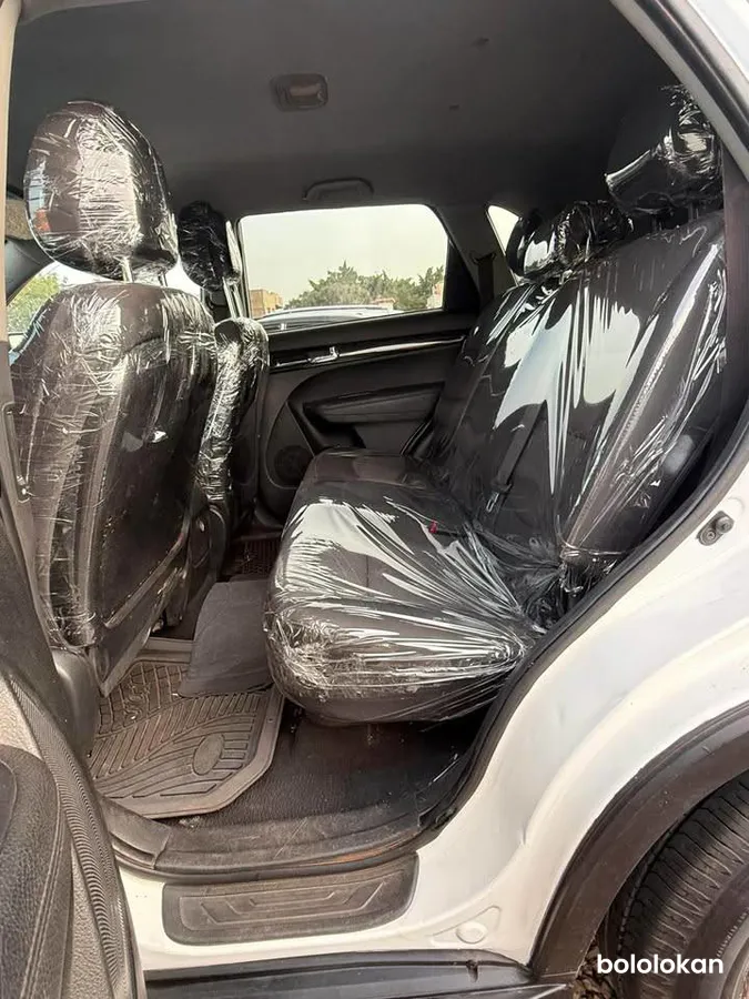 Kia Sorento 2012 (image 10)