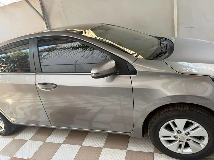 Toyota Corolla S année 2016 (image 6)