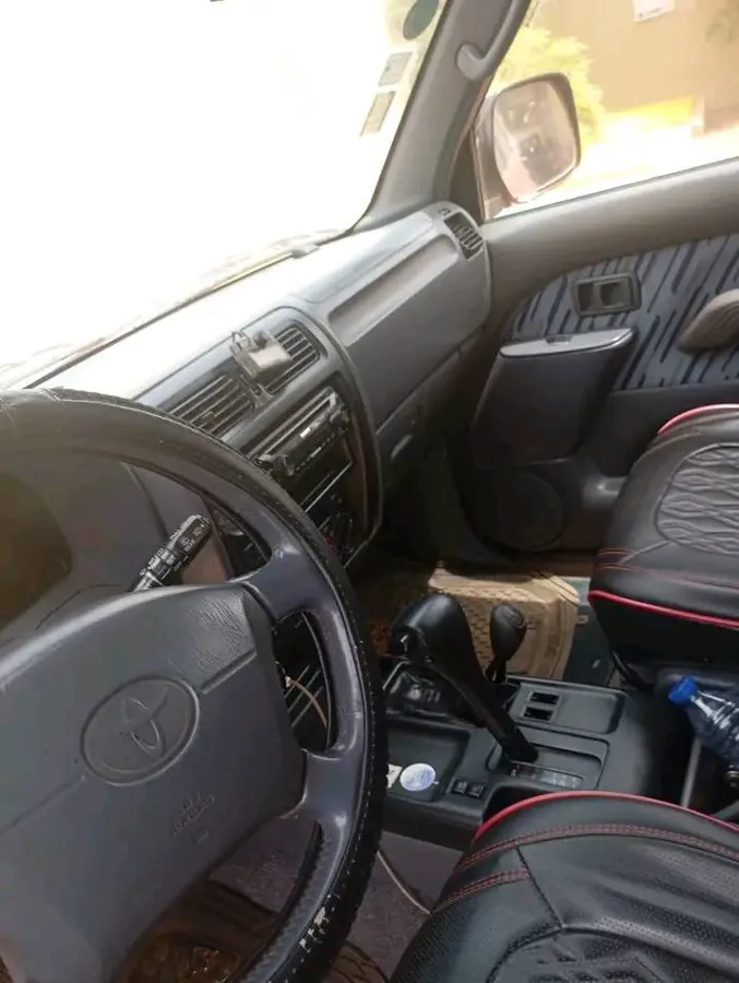 Toyota Land Cruiser Prado (image 5)